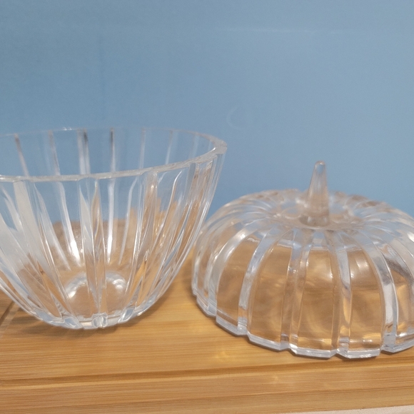 Glass Apple Container - Picture 2 of 4